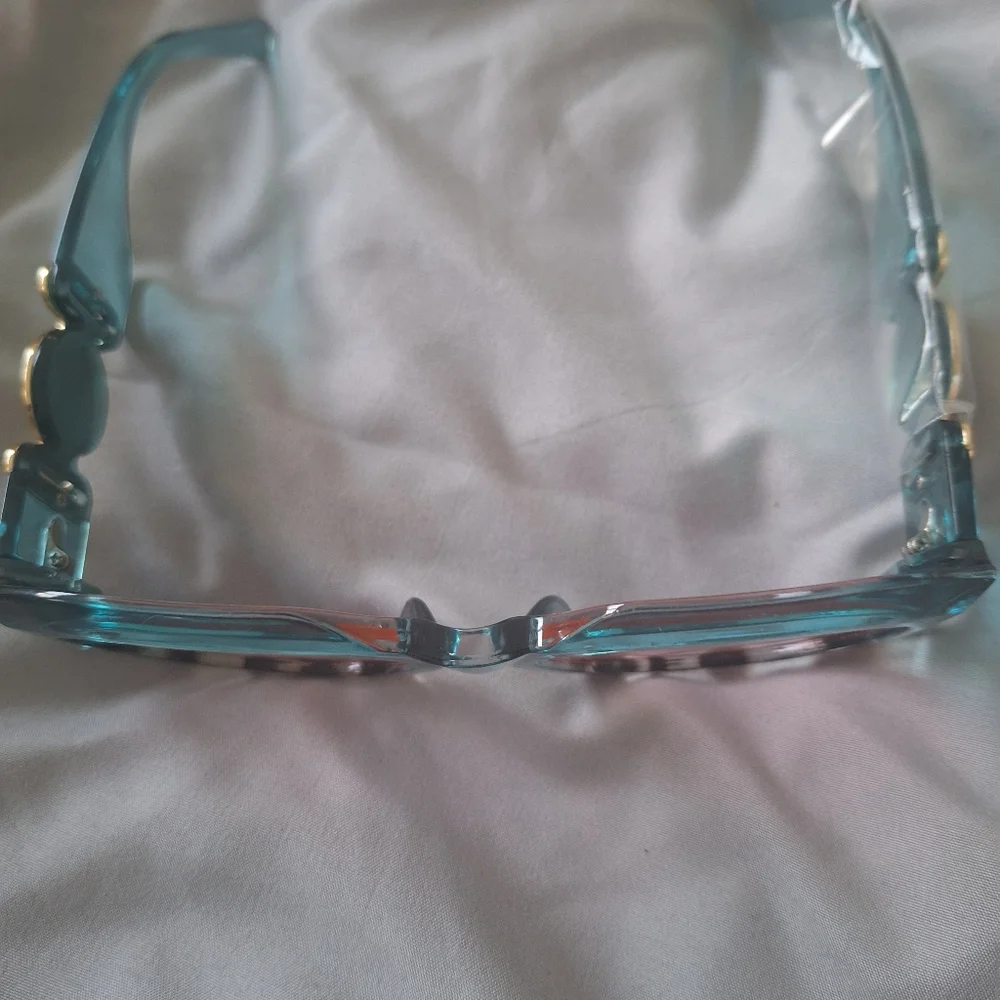 Cute teal & tortoise accented Sunglasses 👓 - Picture 3 of 5